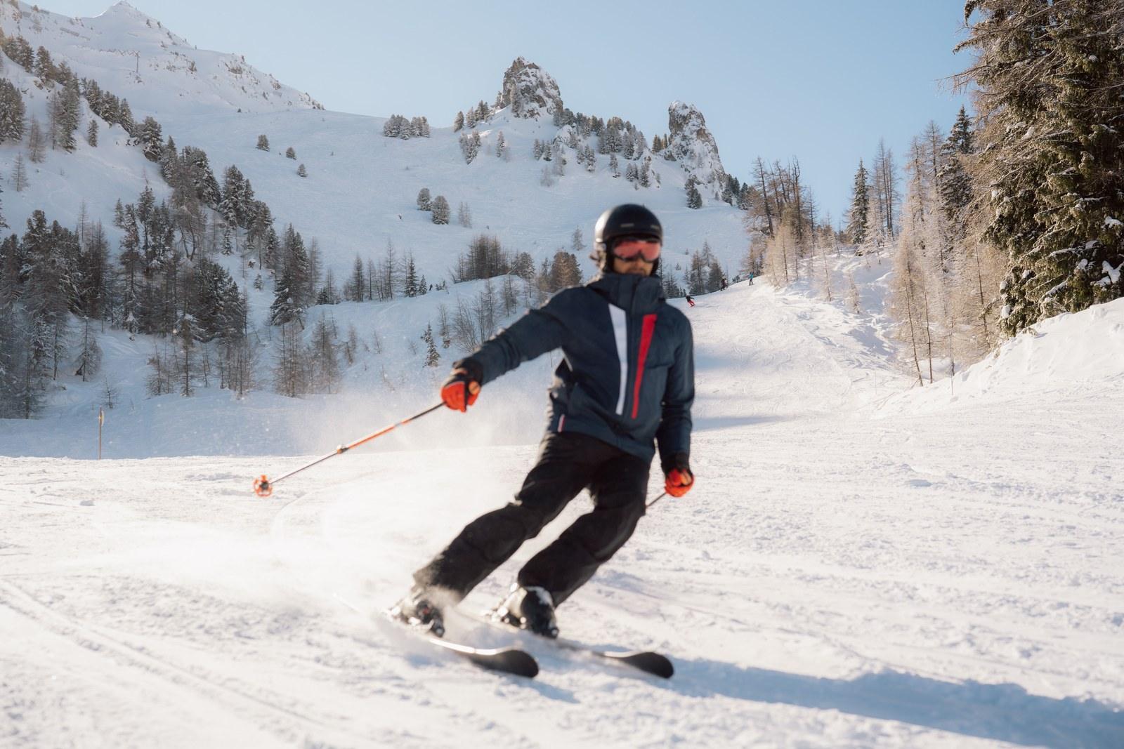 Skier on a snowy slope at Les Arcs