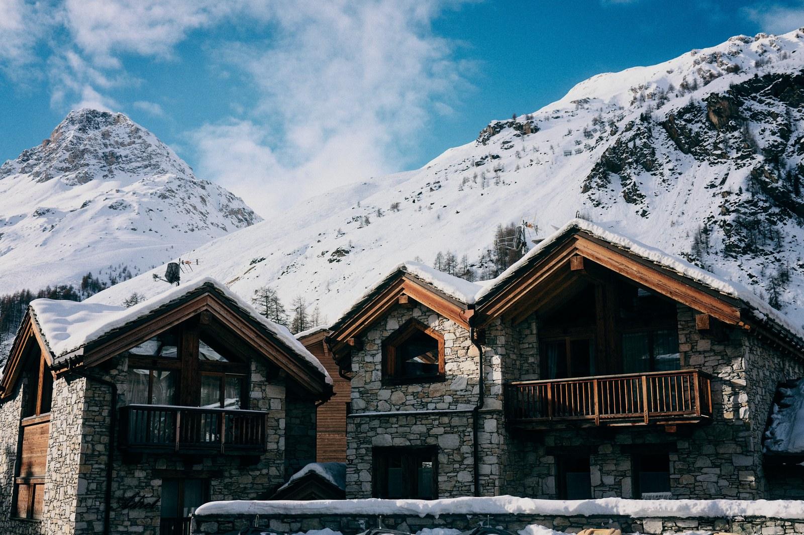 Club Med Val d’Isère beneath snowy Alpine peaks